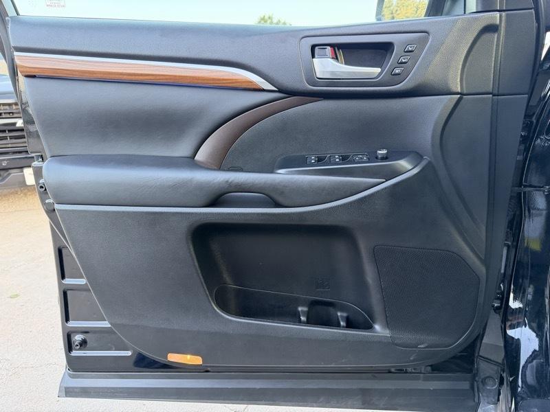 Toyota Highlander Limited AWD V6 2017