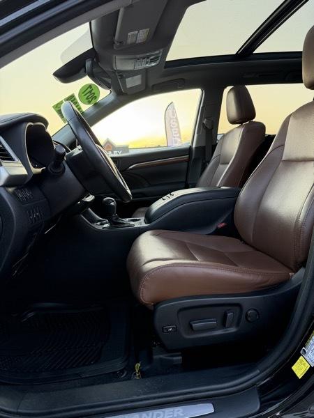 Toyota Highlander Limited AWD V6 2017