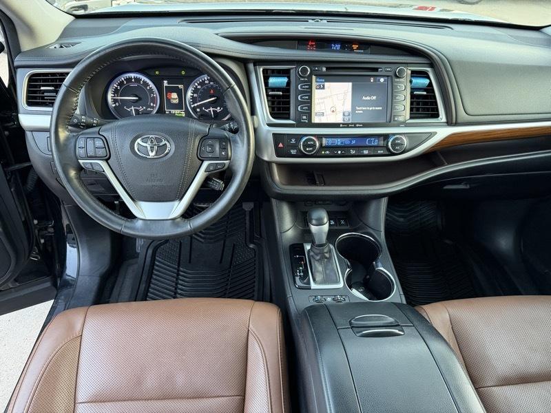 Toyota Highlander Limited AWD V6 2017