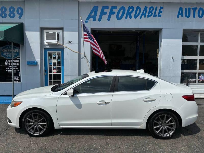 Acura ILX 5-Spd AT 2014