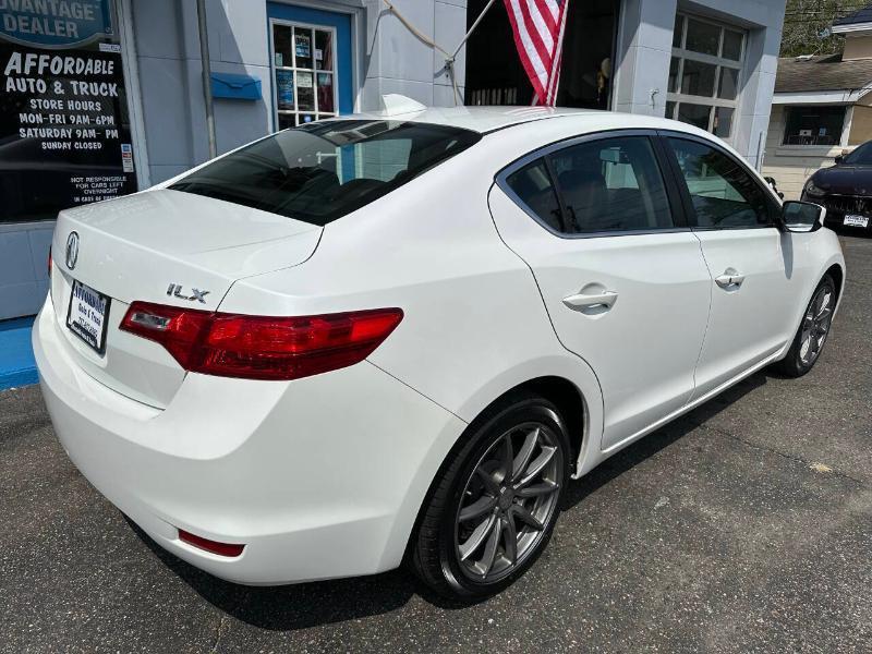 Acura ILX 5-Spd AT 2014