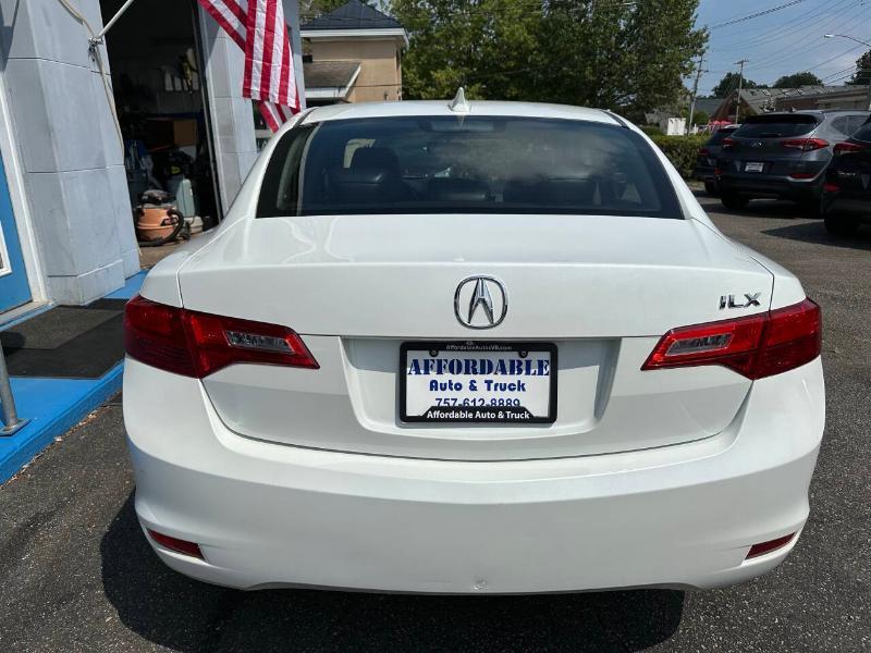 Acura ILX 5-Spd AT 2014