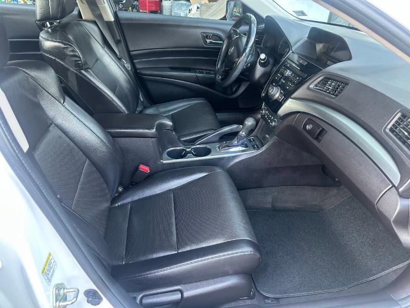 Acura ILX 5-Spd AT 2014