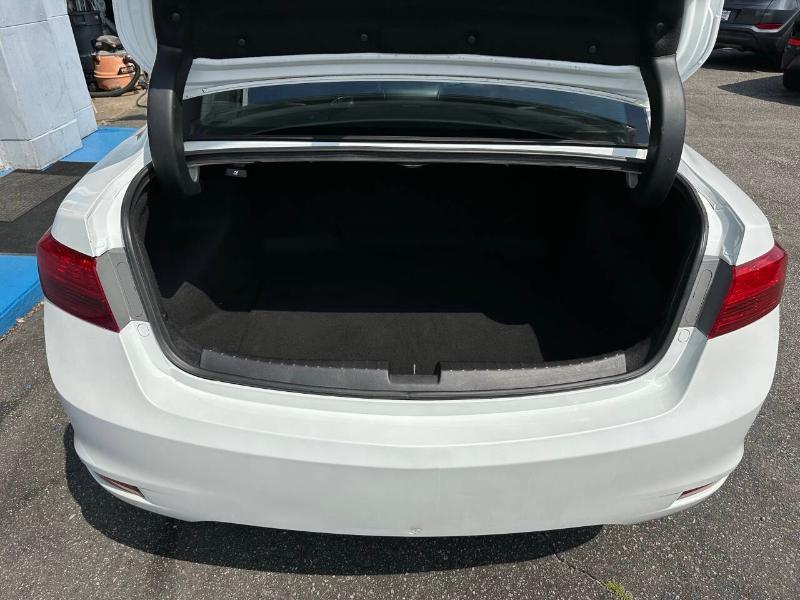 Acura ILX 5-Spd AT 2014