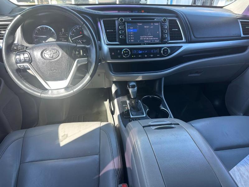 Toyota Highlander XLE FWD V6 2015 Toyota Highlander XLE FWD V6 2015