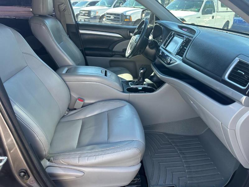 Toyota Highlander XLE FWD V6 2015 Toyota Highlander XLE FWD V6 2015