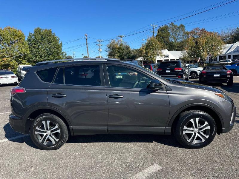 Toyota RAV4 LE FWD 2017 Toyota RAV4 LE FWD 2017