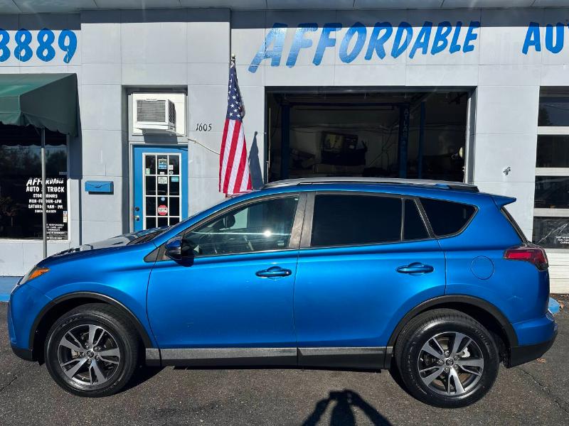 Toyota RAV4 XLE AWD 2017 Toyota RAV4 XLE AWD 2017