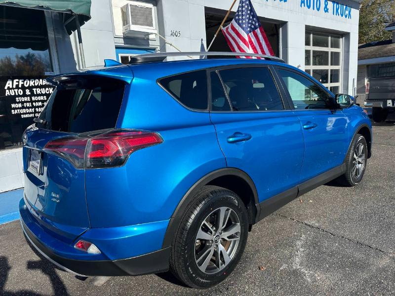 Toyota RAV4 XLE AWD 2017 Toyota RAV4 XLE AWD 2017