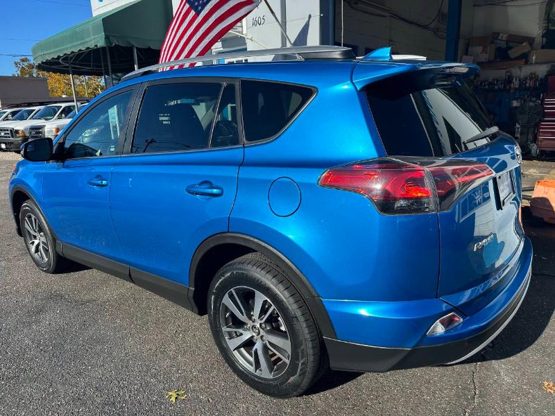 Toyota RAV4 XLE AWD 2017 Toyota RAV4 XLE AWD 2017