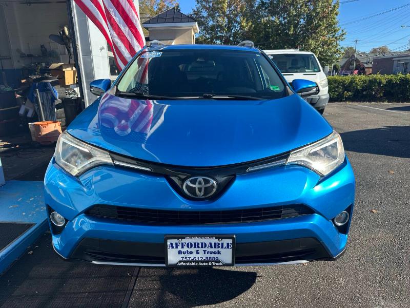 Toyota RAV4 XLE AWD 2017 Toyota RAV4 XLE AWD 2017
