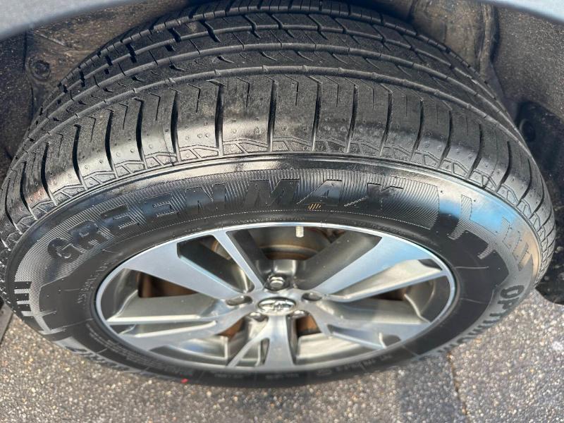 Toyota RAV4 XLE AWD 2017 Toyota RAV4 XLE AWD 2017