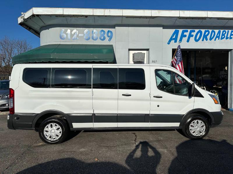 Ford Transit 350 Wagon Low Roof XLT 60/40 Pass. 148-in. WB 2015