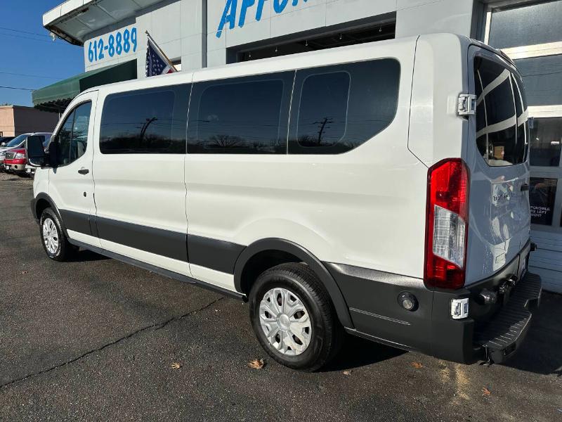 Ford Transit 350 Wagon Low Roof XLT 60/40 Pass. 148-in. WB 2015