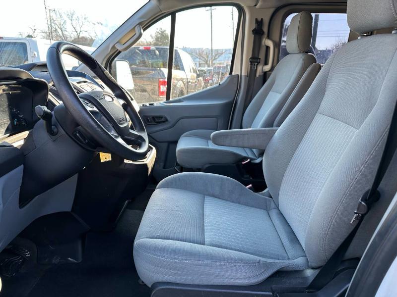 Ford Transit 350 Wagon Low Roof XLT 60/40 Pass. 148-in. WB 2015