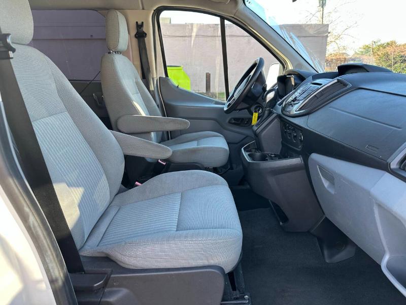 Ford Transit 350 Wagon Low Roof XLT 60/40 Pass. 148-in. WB 2015