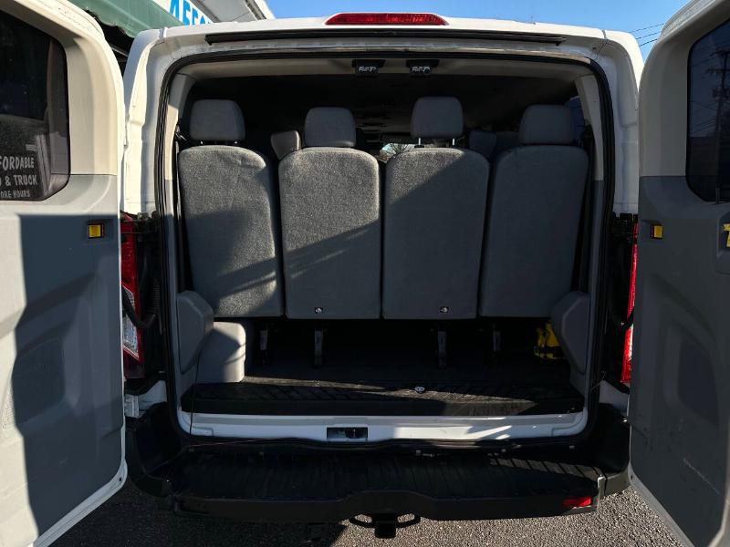 Ford Transit 350 Wagon Low Roof XLT 60/40 Pass. 148-in. WB 2015