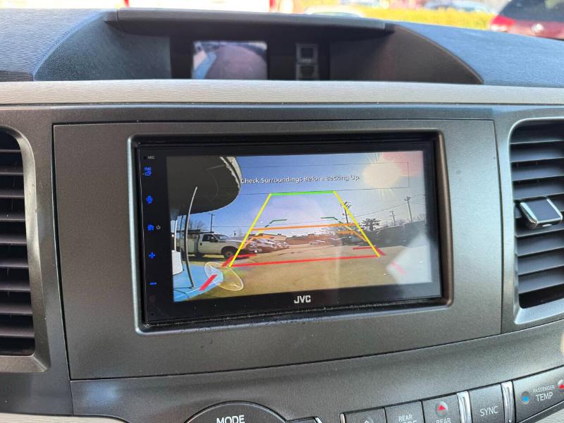 Toyota Sienna XLE FWD 8-Passenger V6 2012