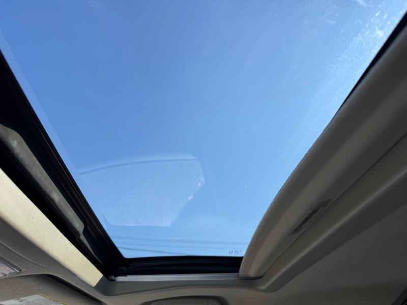 Toyota Sienna XLE FWD 8-Passenger V6 2012