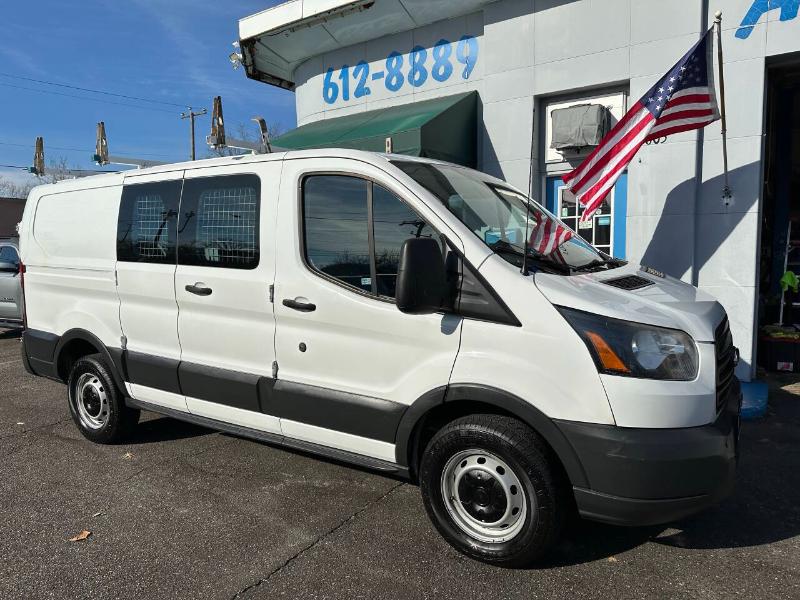 Ford Transit 250 Van Low Roof 60/40 Pass.130-in. WB 2017