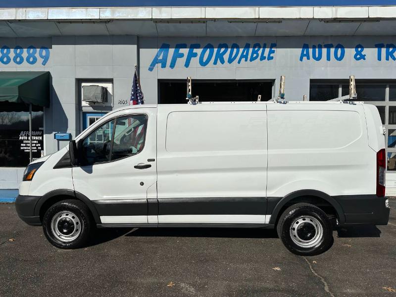 Ford Transit 250 Van Low Roof 60/40 Pass.130-in. WB 2017