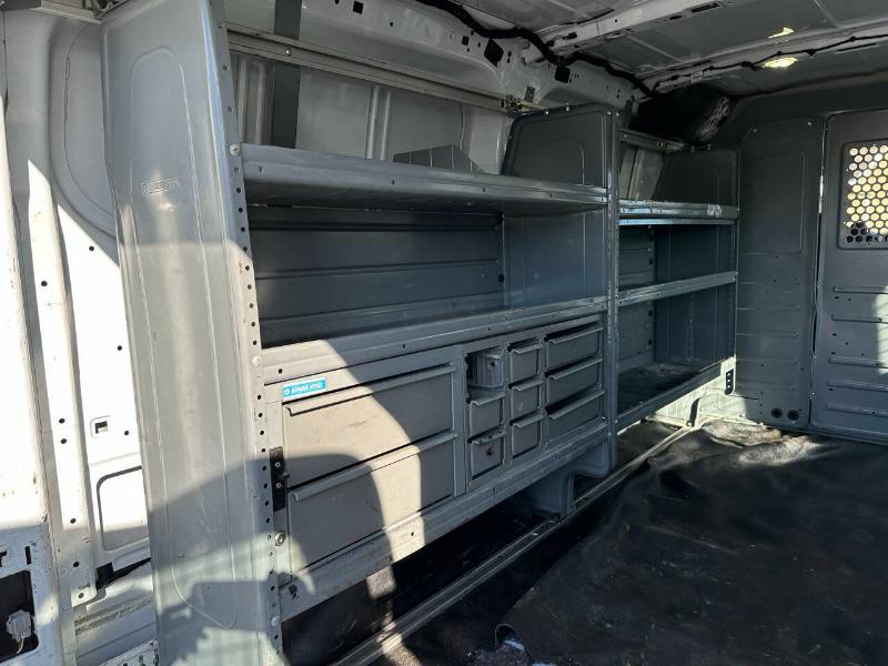 Ford Transit 250 Van Low Roof 60/40 Pass.130-in. WB 2017