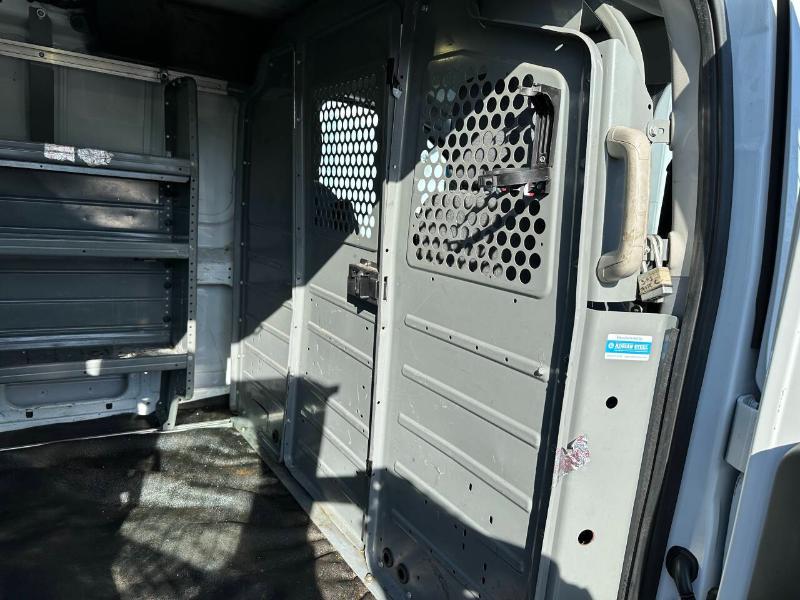 Ford Transit 250 Van Low Roof 60/40 Pass.130-in. WB 2017