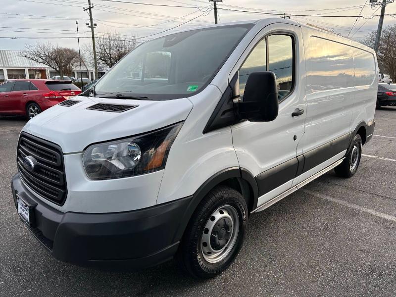 Ford Transit 150 Van Low Roof 60/40 Pass. 130-in. WB 2018