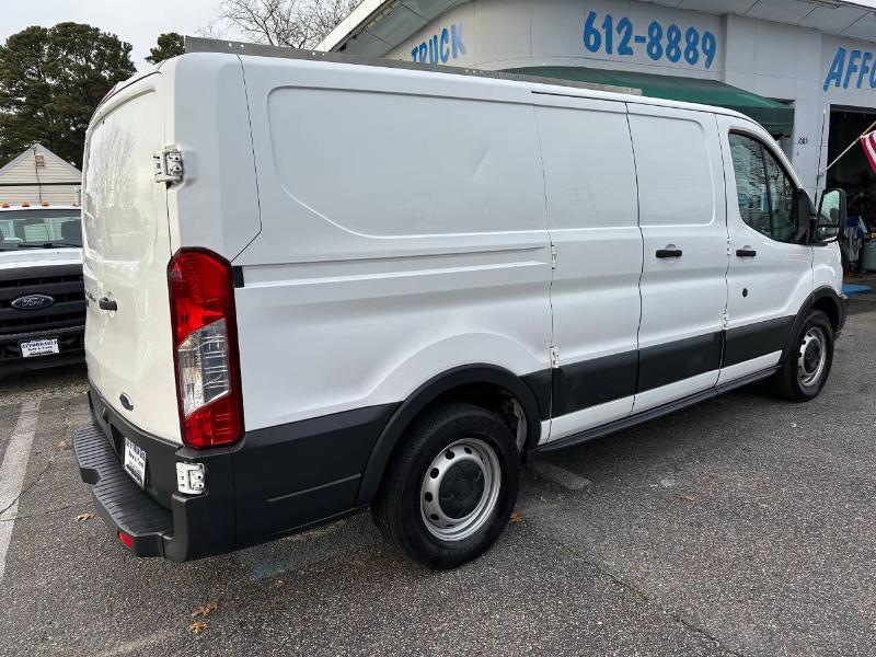 Ford Transit 150 Van Low Roof 60/40 Pass. 130-in. WB 2018