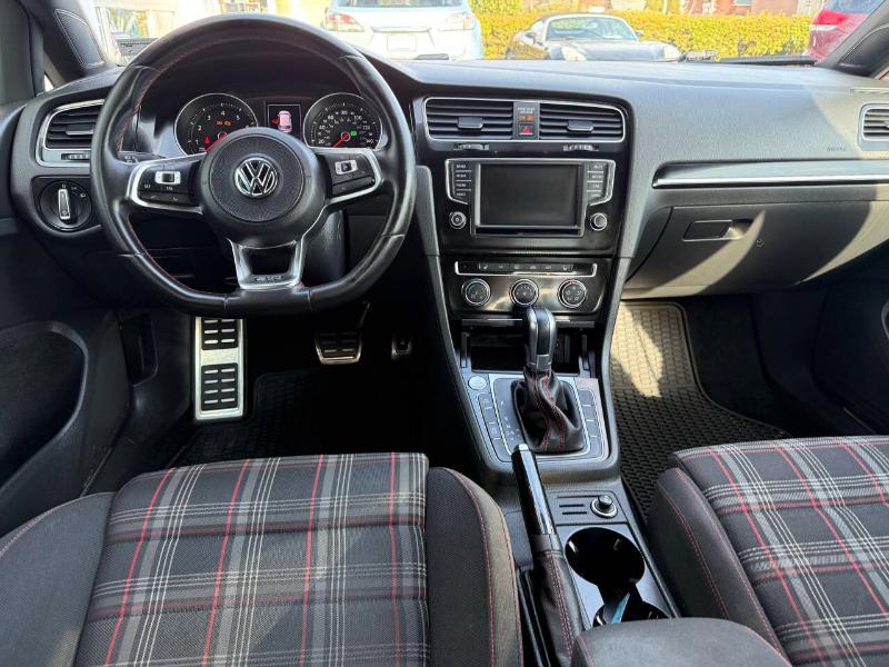 Volkswagen Golf GTI SE 6A 4-Door 2017