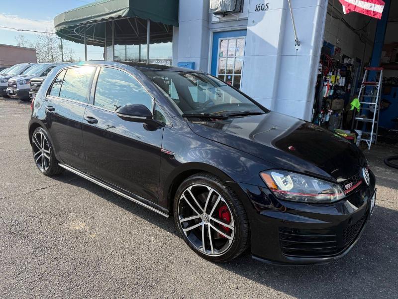 Volkswagen Golf GTI SE 6A 4-Door 2017