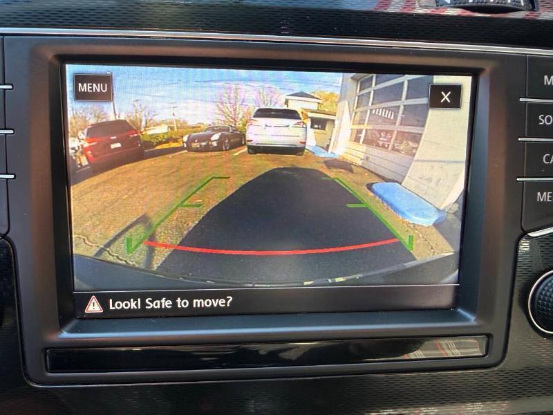 Volkswagen Golf GTI SE 6A 4-Door 2017