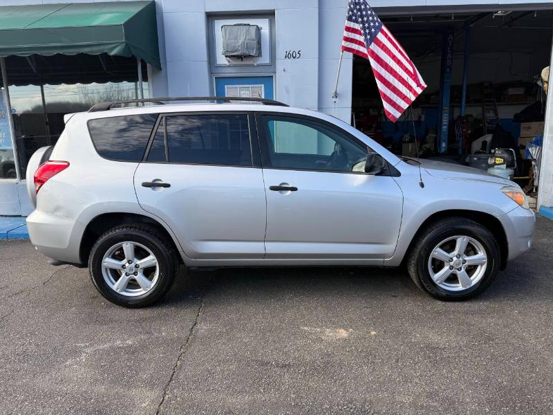 Toyota RAV4 Base V6 4WD 2008