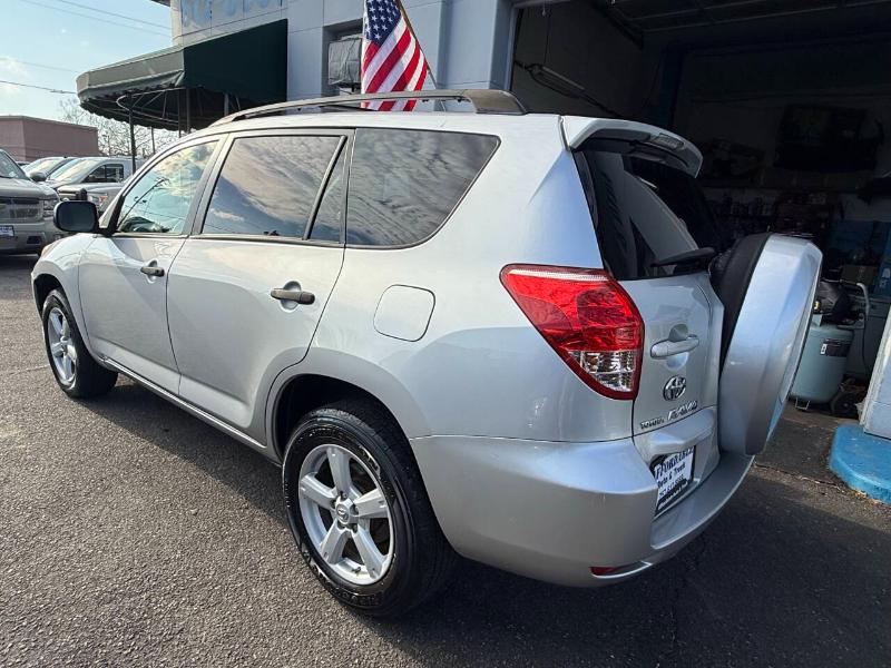 Toyota RAV4 Base V6 4WD 2008