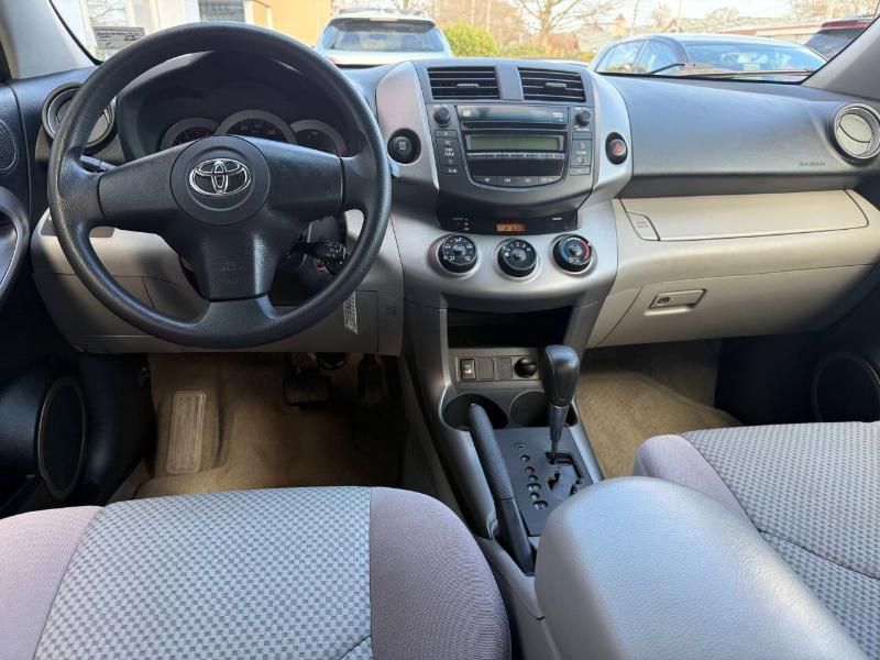 Toyota RAV4 Base V6 4WD 2008