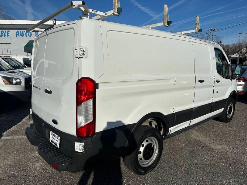 Ford Transit 250 Van Low Roof 60/40 Pass.130-in. WB 2017