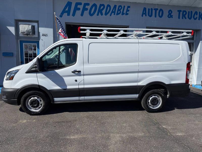 Ford Transit 150 Van Low Roof w/Sliding Pass. 130-in. WB 2024