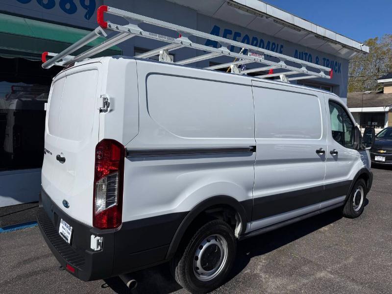 Ford Transit 150 Van Low Roof w/Sliding Pass. 130-in. WB 2024