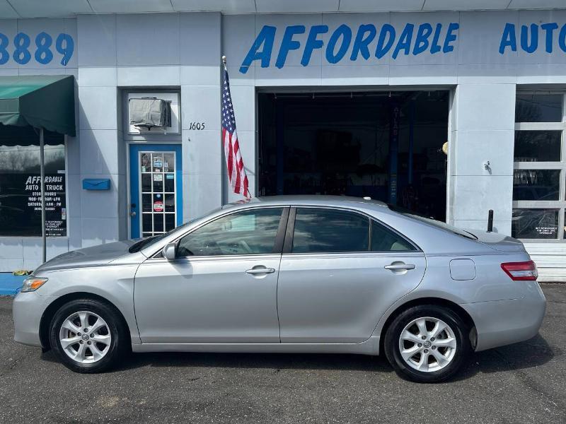 Toyota Camry Base 6-Spd AT 2011