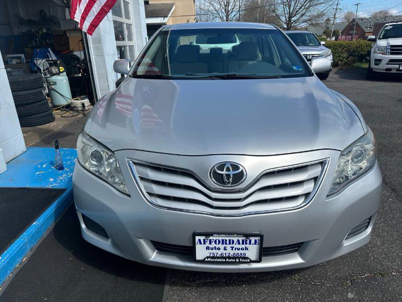 Toyota Camry Base 6-Spd AT 2011