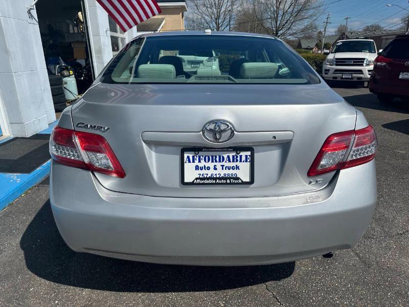 Toyota Camry Base 6-Spd AT 2011