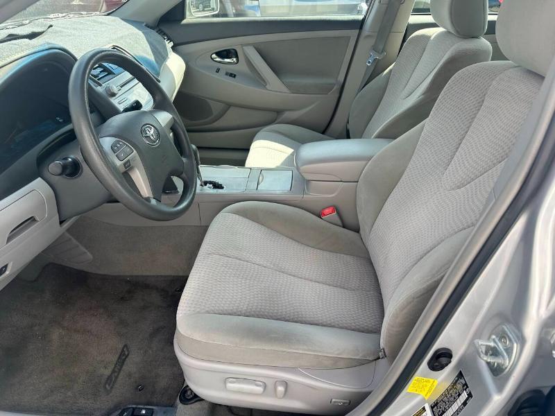 Toyota Camry Base 6-Spd AT 2011