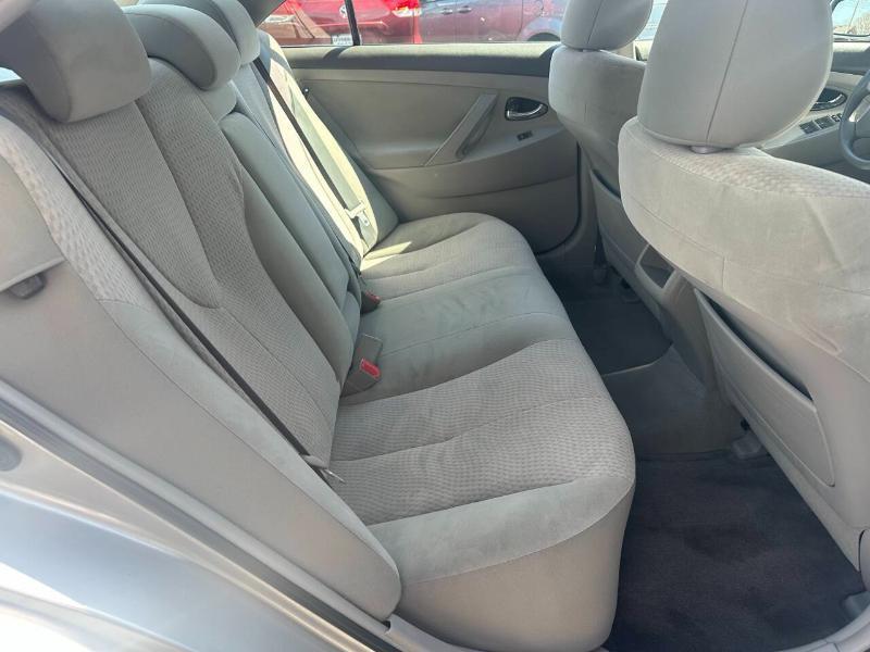 Toyota Camry Base 6-Spd AT 2011