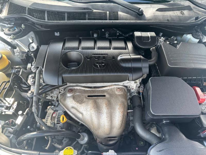 Toyota Camry Base 6-Spd AT 2011