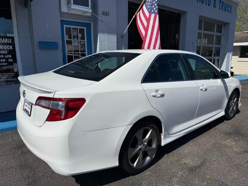 Toyota Camry SE 4D Sedan 2014