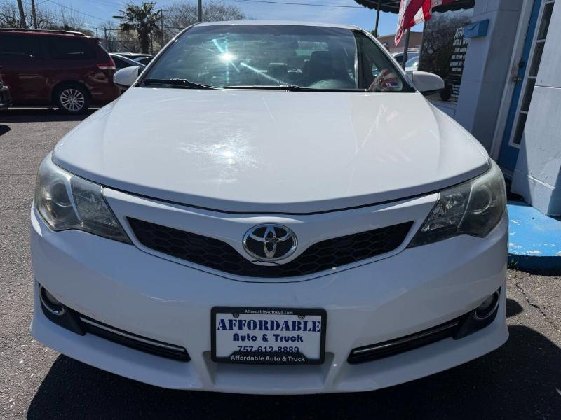 Toyota Camry SE 4D Sedan 2014