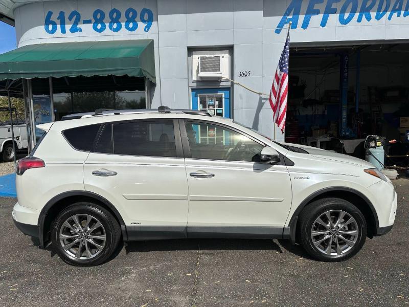 Toyota RAV4 Hybrid Limited 2017