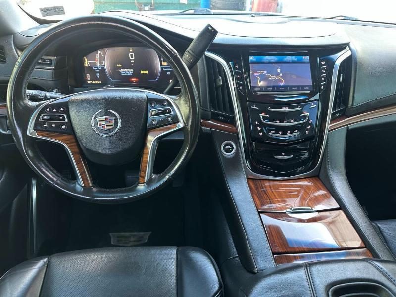 Cadillac Escalade ESV Luxury 4WD 2015