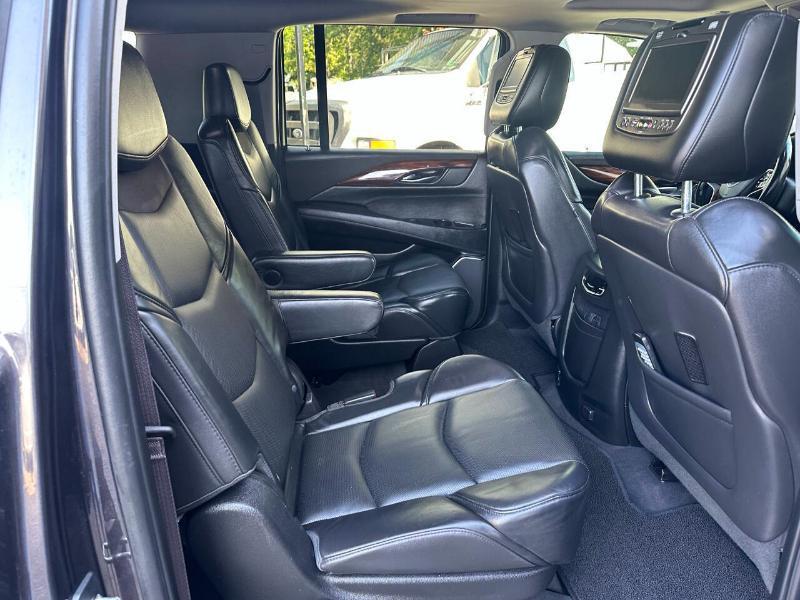 Cadillac Escalade ESV Luxury 4WD 2015