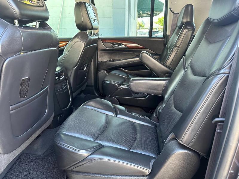 Cadillac Escalade ESV Luxury 4WD 2015